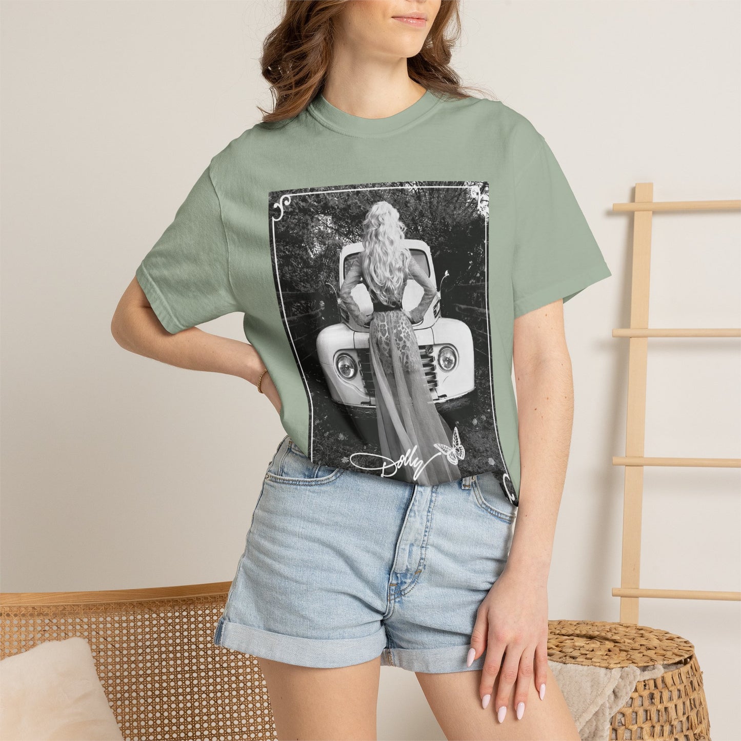 Vintage Glam Tee — 'Dancing in Heels' Photo Graphic T-Shirt
